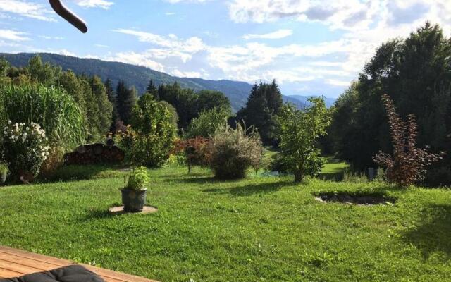 Zirben Appartement zwischen Berg und See