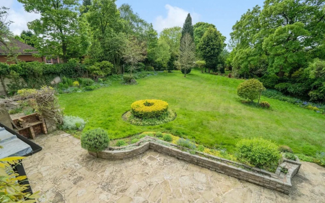 Luxury Designer Mansion in West Midlands Countryside
