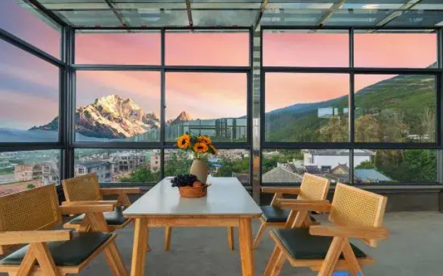 Lijiang Jinsheng Youli Homestay (Sanyi Airpor Lijiangt)