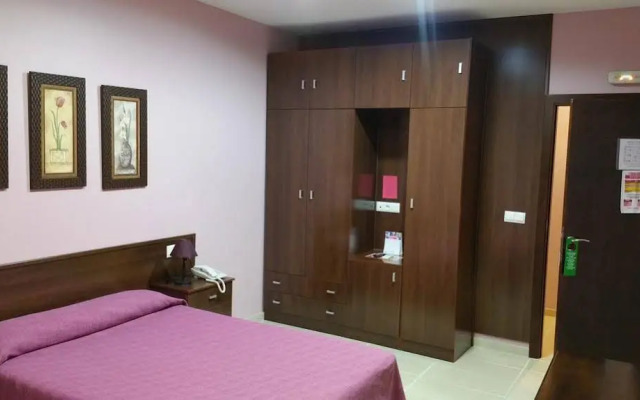 Hotel León