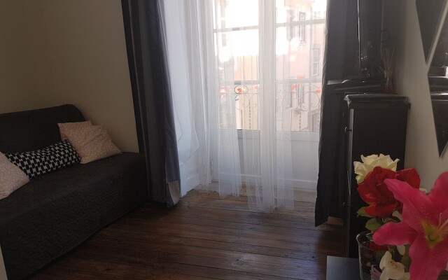 Apartment with Balcony in the Heart of Lisbon