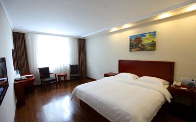 GreenTree Inn YunCheng South of Railway Station North FengHuang Road Shell Hotel – Guest Rooms – Yuncheng