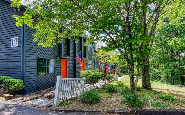 Pinecrest Townhomes-1K-2Q Unit-Renovated