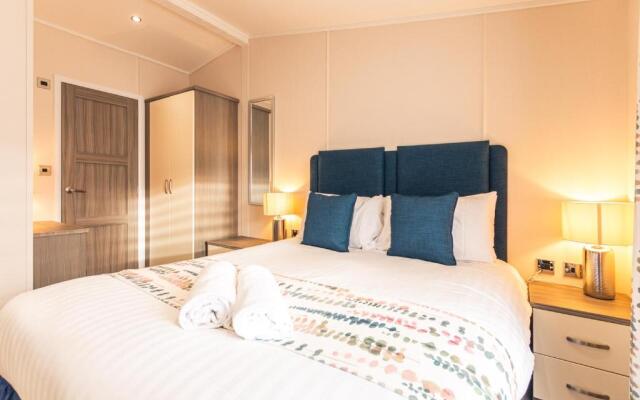 The Crucible lodge with Hot Tub