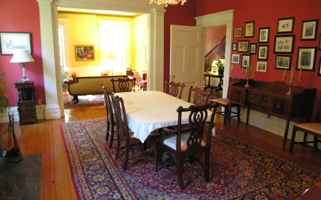 Delano Homestead Bed & Breakfast