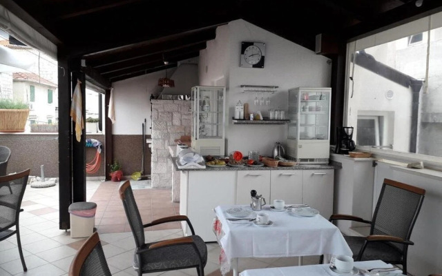 Vitris - 50 m From sea - A1