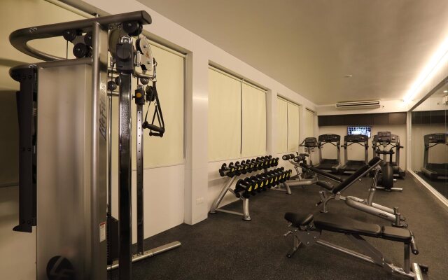 Clover Suites Royal Lake Yangon