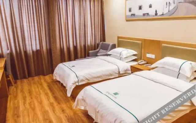 Gujing Junlai Hotel (Feidong Pazhou Central Plaza Hui Mall)