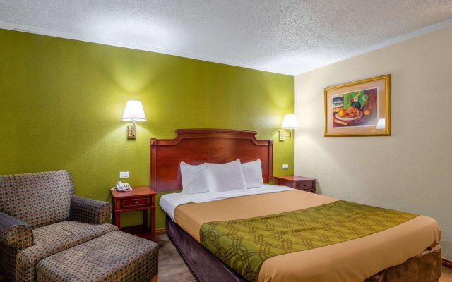 Rodeway Inn & Suites Fort Jackson