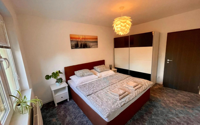 Apartment Rosnička with King Bed, Balcony, Free Parking
