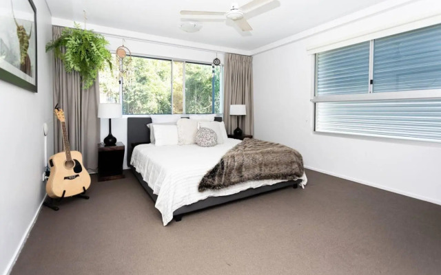 Whitsunday view BOHO apartment in Airlie Beach