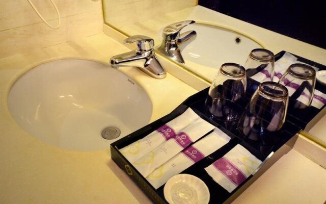 Echarm Hotel Hankou Railway Changgang Metro Station