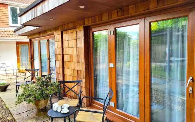 Oak Tree Rooms