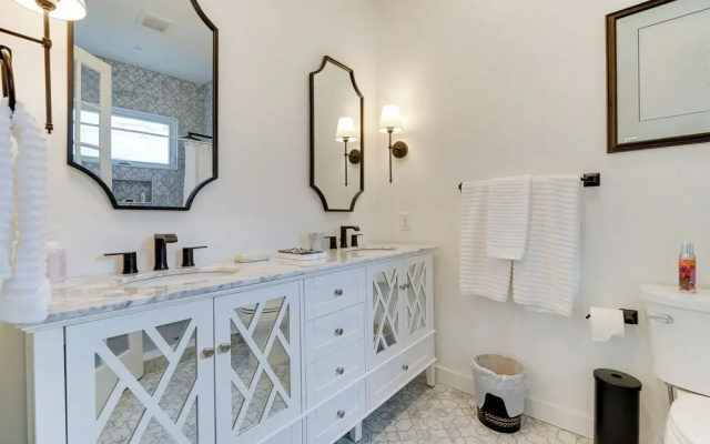 ~ 1 Mi to Dtwn: Wilmington Home w/ Patio!