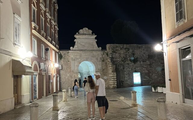 Luxury Majpruz Suites I