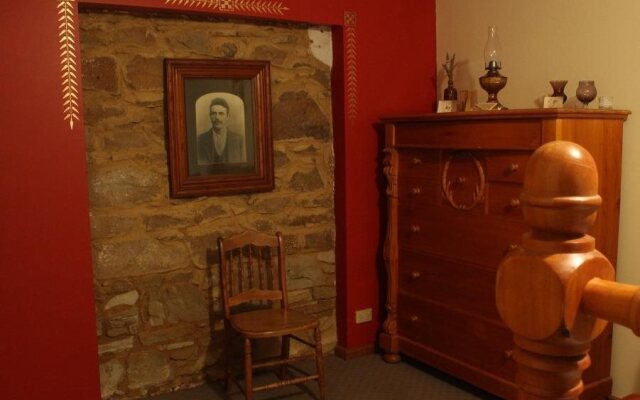 Colonial Cottages of Ross