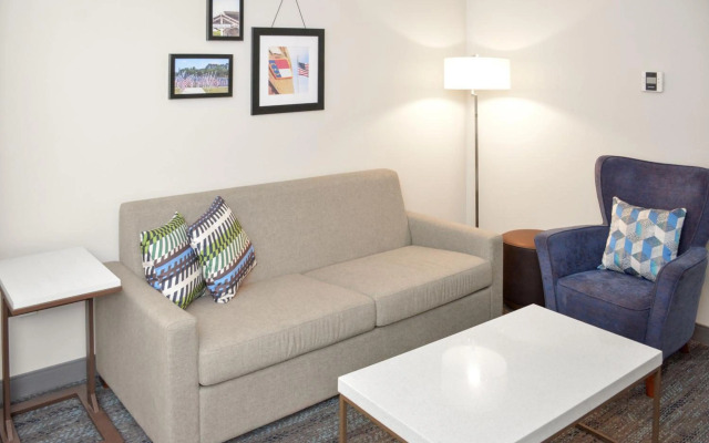 Four Points by Sheraton Fayetteville Fort Liberty