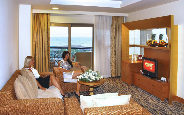 Royal Dragon Hotel – All Inclusive