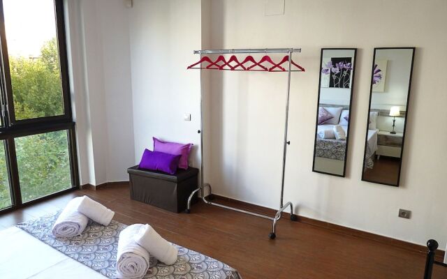 Gran Bulevar Apartment by JITKey