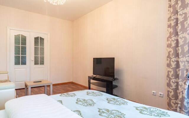 Пять звезд на Мира 94