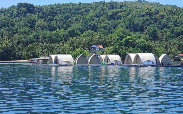 Floating Home in Reef Resort Unit 13