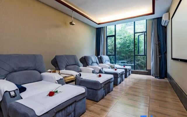 Li Jing Hotel Mile