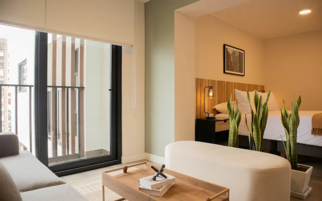 w Radiant 1BR w Private Balcony in Miraflores