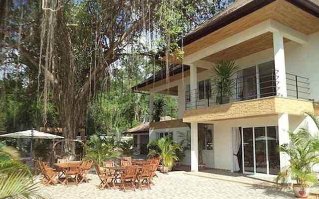 Phoenix Lakeside Pool Villa