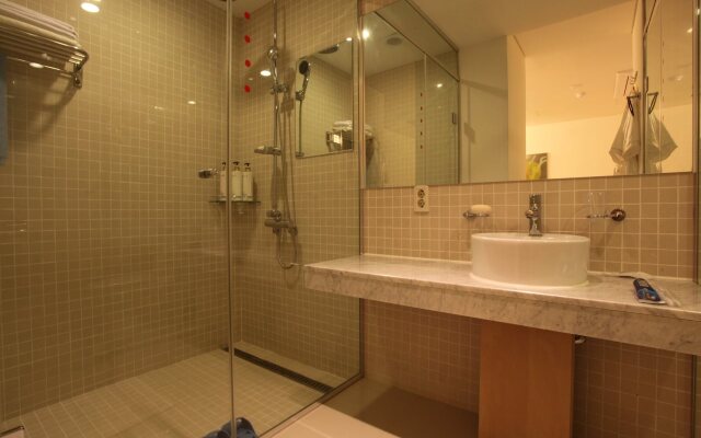 Yuwon Hotel