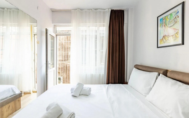 Central and Vibrant Flat in Besiktas