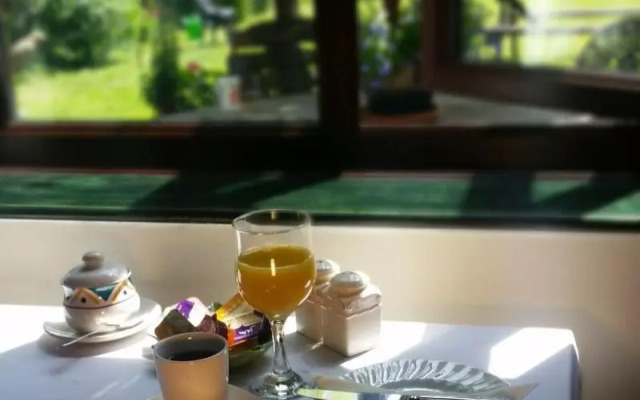 Milton's Country Lodge