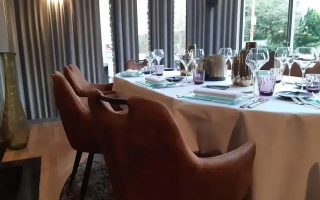 RAVEL Hotel Cyrano