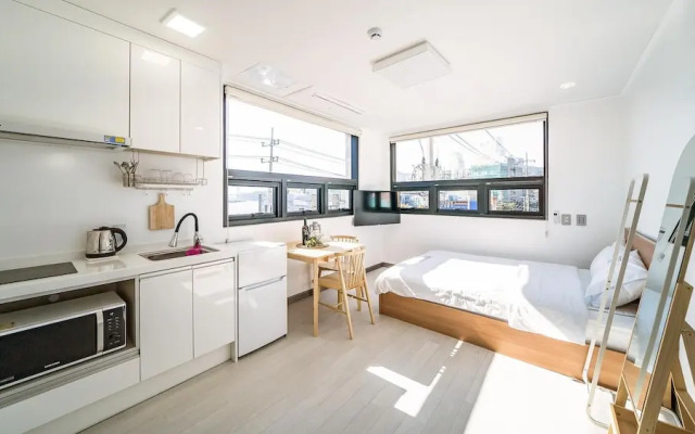 Yeosu Nangmanstay Pension