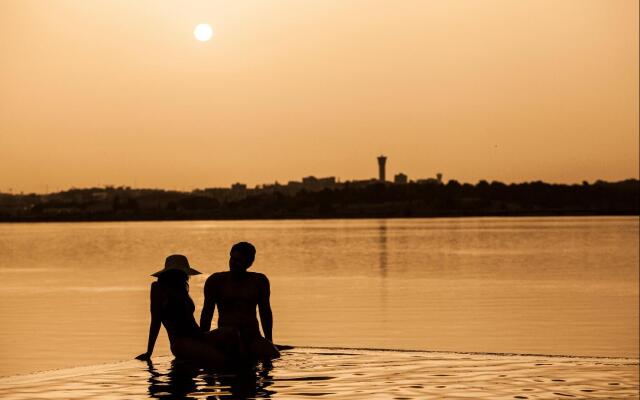Água Hotels Riverside