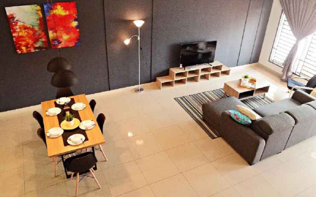 Desaru Cosy Homestay - near WaterPark, Beach, Rapid -Wifi, TVbox, Steamboat, BBQ Available