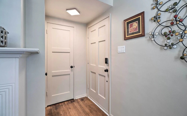 Modern Reno Abode Near Parks & Midtown!