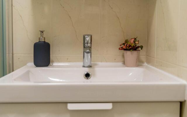 Hendrix Bridge Apartment 2