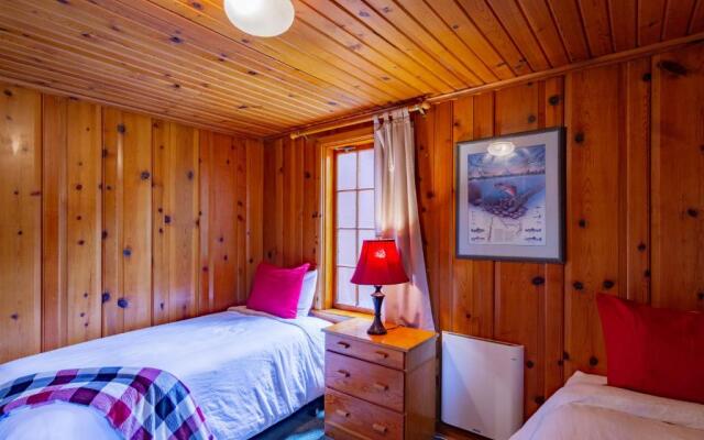 Lake Creek Lodge