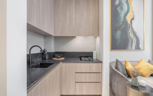 Czechin - Modern Studio JVC