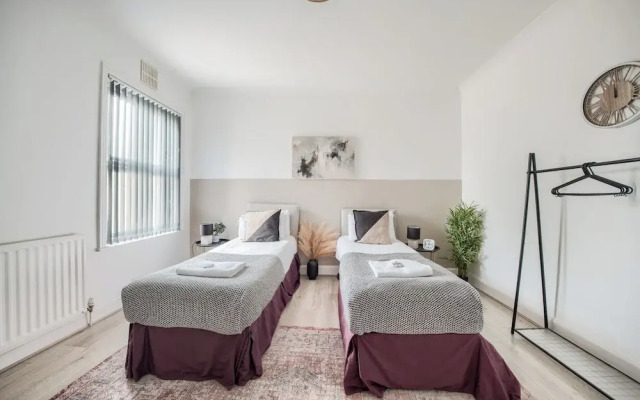 Sleeps7-pet&familyfriendly With Parking