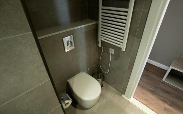 Leo Group Luxury Apartment 18-28 Alliance Palace