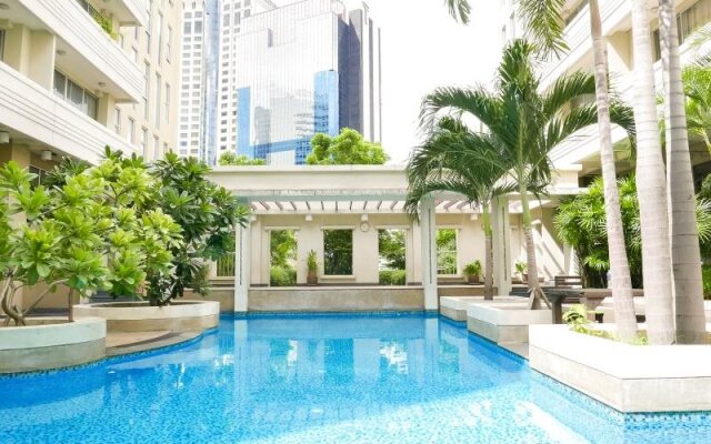 Twin Peaks Sukhumvit Suites