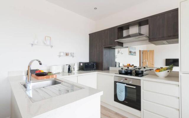 ⭐⭐⭐⭐⭐ Stunning Penthouse Overlooking River - 1 Bed