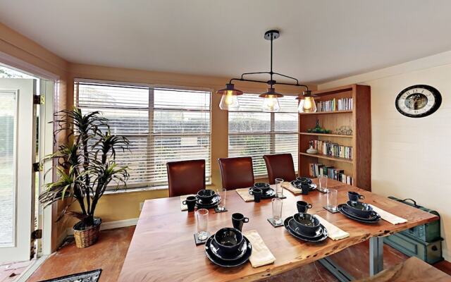 2040 Forest Drive Home