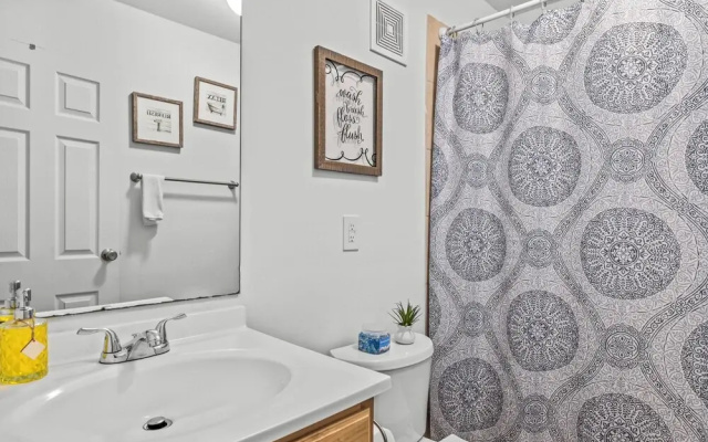 Classic City Getaway at Stadium Village