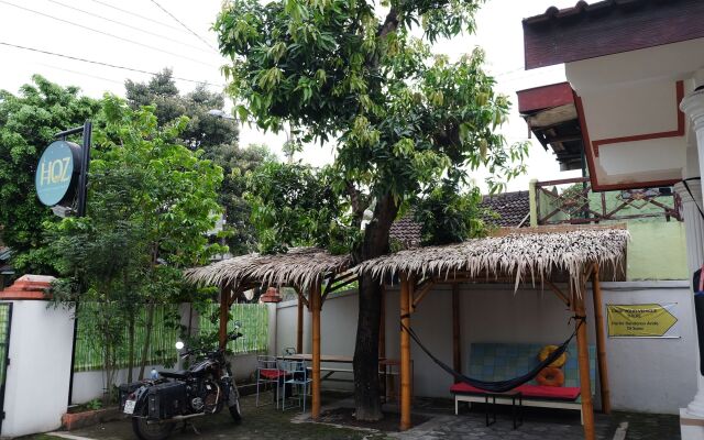 HOZ Bed and Breakfast - Hostel
