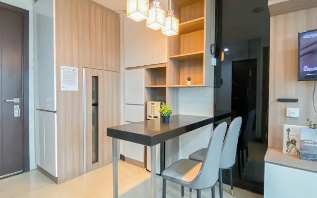 Comfort Studio At Sky Terrace Apartment