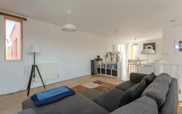 Modern 2 Bedroom Flat in Elephant & Castle