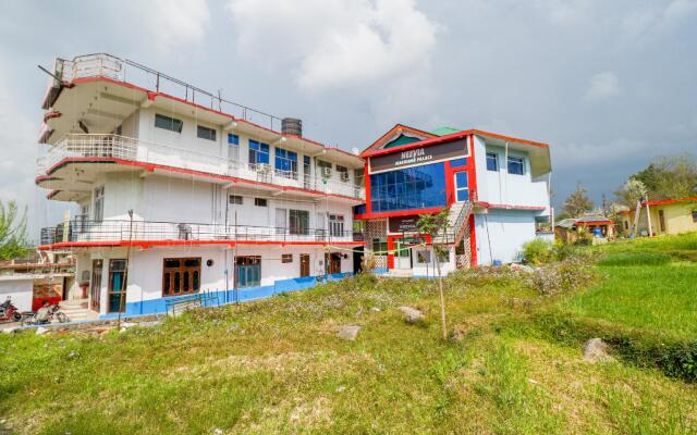 OYO 71240 Hotel Neevia