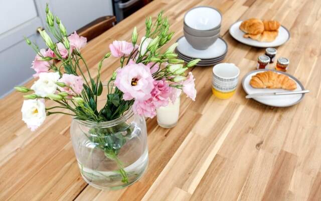 Spacious 2BR flat in Dalston!